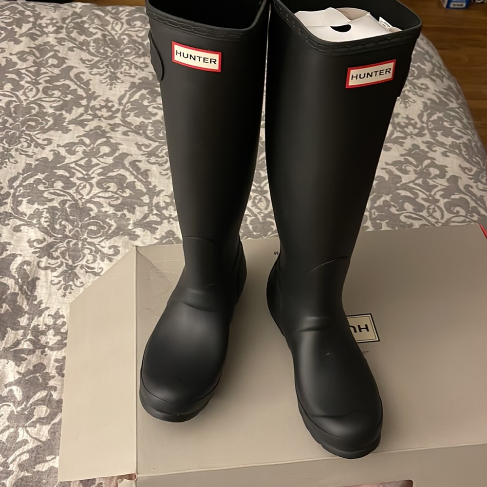 Hunter Black Boots Size 8 Womans. Brand new Never worn In original box